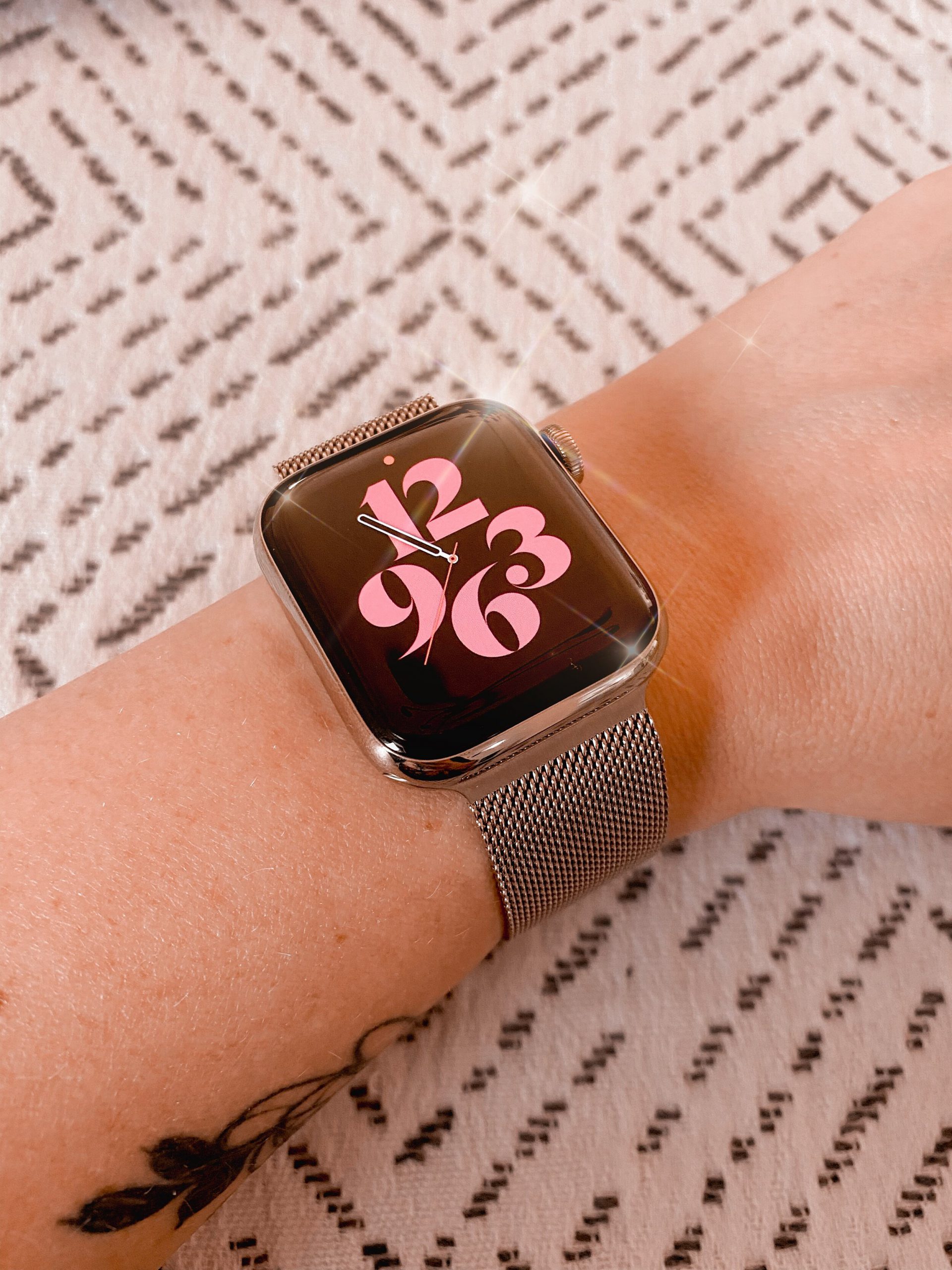 Gold apple watch face hot sale