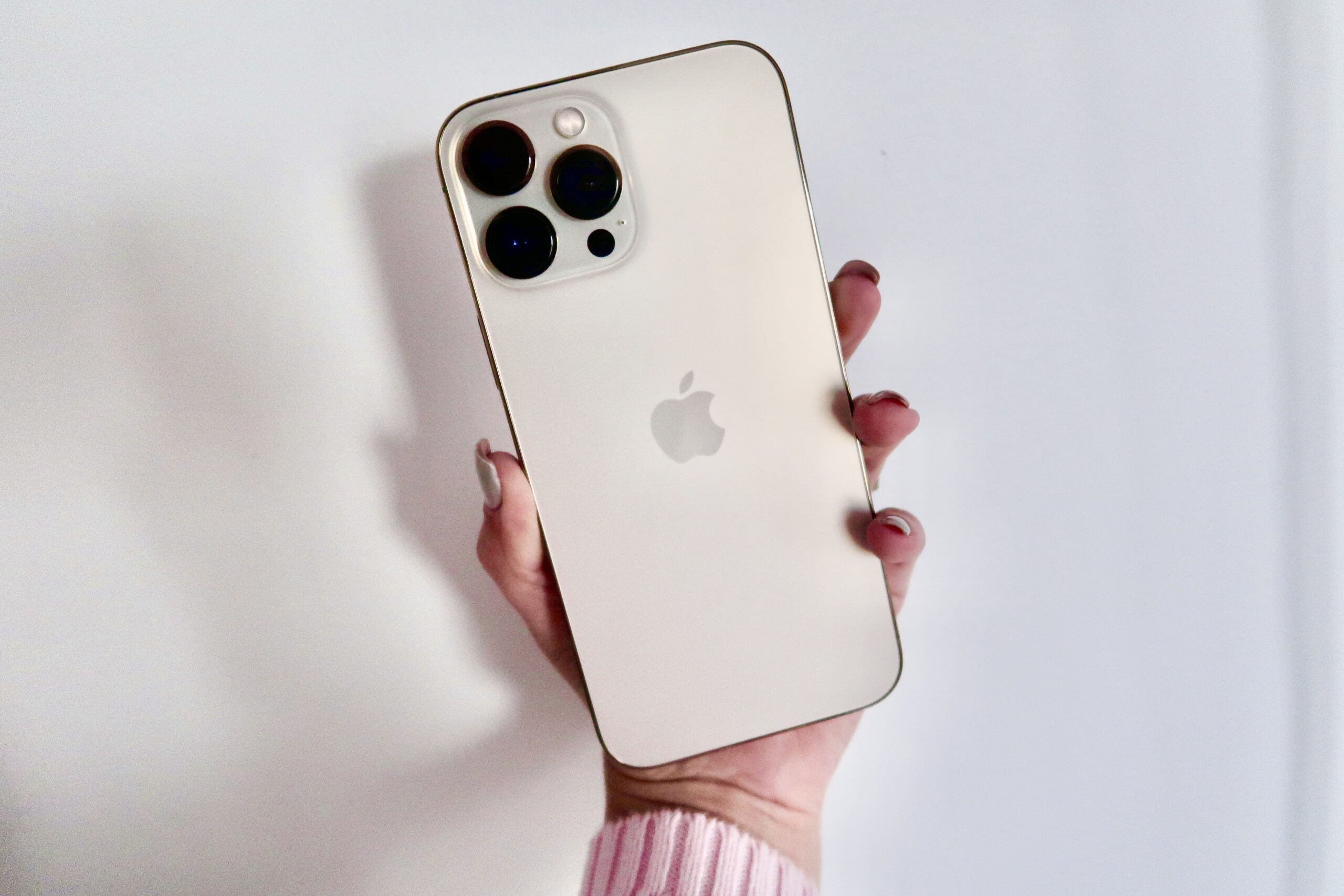 starlight iphone 13 review